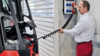 Das Onboard-Ladegerät von Linde Material Handling hebt das Handling der E-Stapler auf ein neues Level, Onboard-Ladegerät von Linde Material Handling
