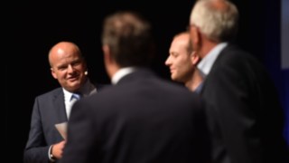 Frank Bergmann und Vertreter aus der Praxis