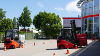 Staplerfahrer beim Training Fahrerschulung