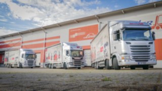 Sander Fördertechnik Mietstapler Transport-Lkws