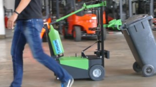 Movexx Sonderbau Kupplung Mülltonne im Einsatz