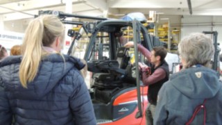 Sander Test & Grill Linde H35 Steer Control Sander Test & Grill Linde H35 Steer Control